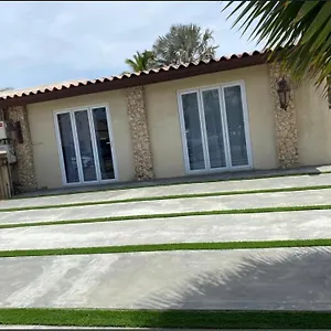 White Sands Apartments, 3 Minutes Walking To The Beach Palm Beach